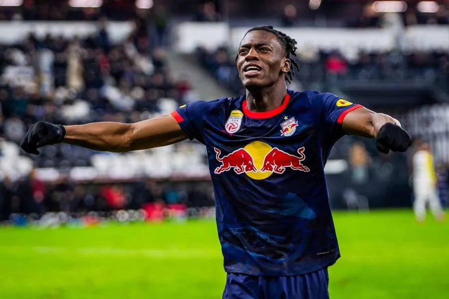 Borussia Dortmund Contrata Joia Francesa Gadou Do Rb Salzburg Por €20 Milhões Para Substituir Zagueiro Sule Em Aposta No Futuro