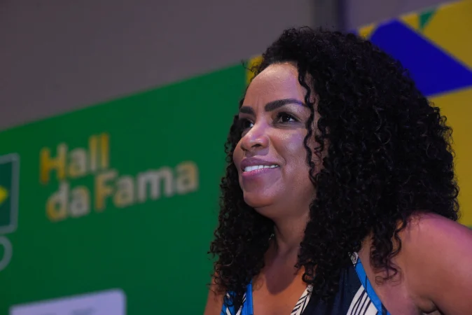Campeã Olímpica Fofão Aceita Convite E é Anunciada Como Nova Auxiliar Técnica De Zé Roberto Na Seleção Brasileira Feminina De Vôlei