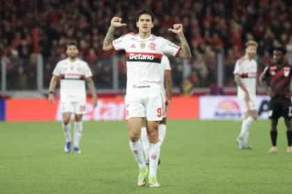 Flamengo Empata Com Athletico Pr Na Arena Da Baixada E Mantém Distância Para O Líder Palmeiras; Confronto Direto Pela Ponta Do Brasileirão Se Aproxima