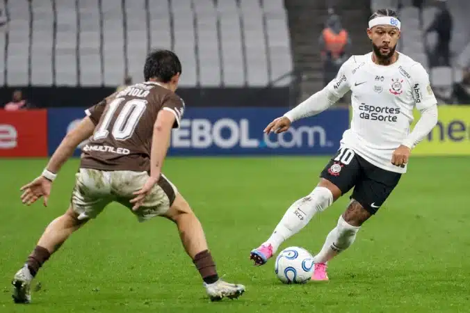 Fim Da Invencibilidade: Corinthians é Superado Pelo Platense Por 2 A 0 Na Libertadores, Mas Garante Liderança Do Grupo E