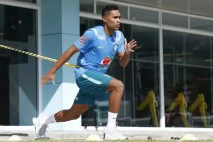 Ancelotti Esboça Seleção Para A Copa Com Léo Pereira E Alex Sandro Em Treino Decisivo E Projeta Time Base; Veja Escalação