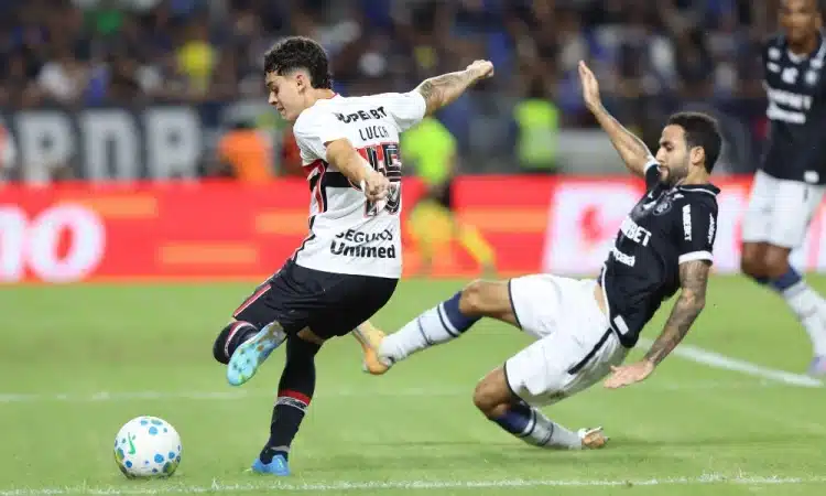 Remo Vence São Paulo Com Gol Nos Acréscimos Em Belém E Tricolor Paulista Amarga Derrota Antes Da Pausa Do Brasileirão