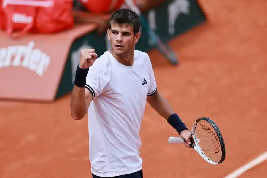 Roland Garros: Jódar Opera Virada Espetacular Contra Carreño, Limitado Por Lesão, E Garante Vaga Nas Quartas De Final
