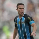 Fluminense Sonda Arthur, Meio Campo Da Juventus Com Futuro Incerto No Grêmio, E Enfrenta Concorrência Acirrada No Brasileirão