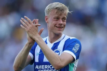 Oficial: Tottenham Anuncia Contratação De Jan Paul Van Hecke Do Brighton Por €60 Milhões