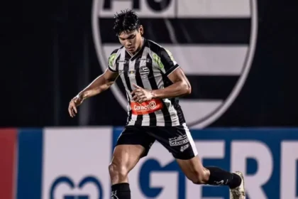 Reviravolta No Mercado: Gabriel Índio Troca Napoli Por Benfica Em Acordo Milionário E Integra Equipe Principal