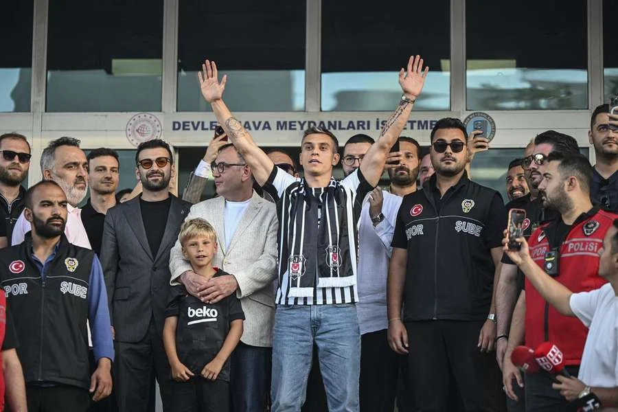 Oficial: Besiktas Confirma Contratação De Leandro Trossard Do Arsenal Por 18 Milhões De Euros