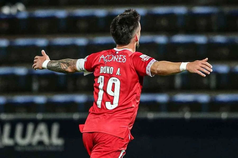 Adeus Aos Açores: Bruno Almeida, Artilheiro E Campeão Da Liga 2 Pelo Santa Clara, É O Novo Reforço Do Ael Limassol