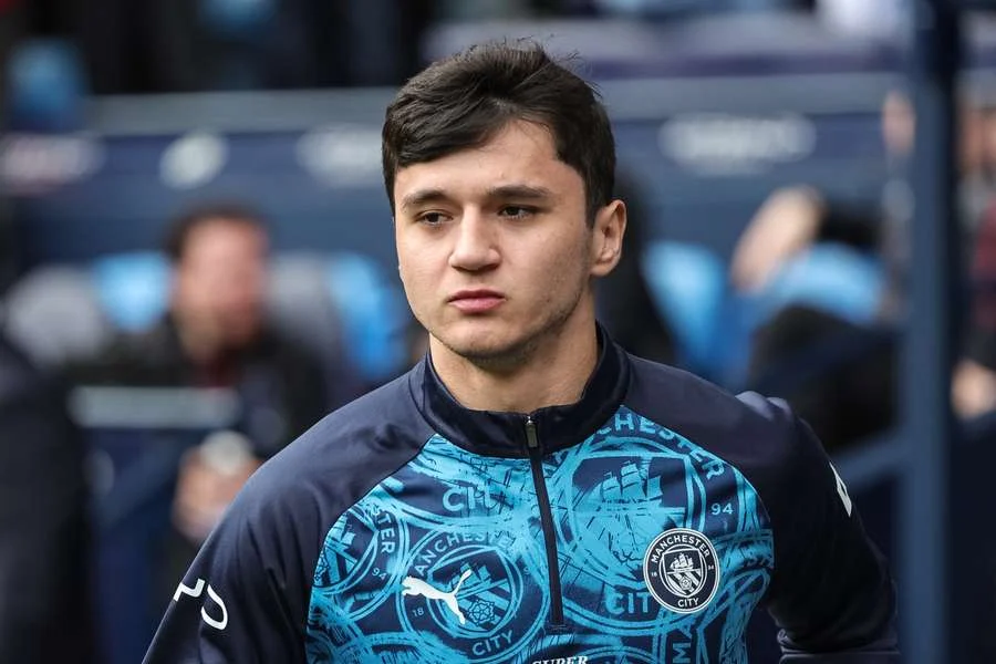 Manchester City Blinda Zaga: Abdukodir Khusanov Renova Por Cinco Anos E Projeta Brilhar Com Enzo Maresca