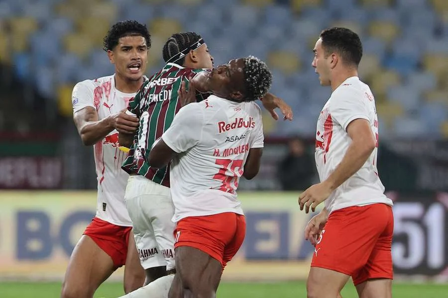 John Kennedy é Suspenso Por Dois Jogos E Vira Desfalque No Fluminense Após Confusão No Brasileirão