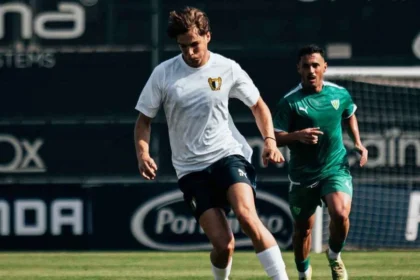 Gustavo Sá: Jovem Promessa Do Famalicão Ruma Ao Nottingham Forest Em Transferência De 20 Milhões E Empréstimo Imediato Ao Olympiacos