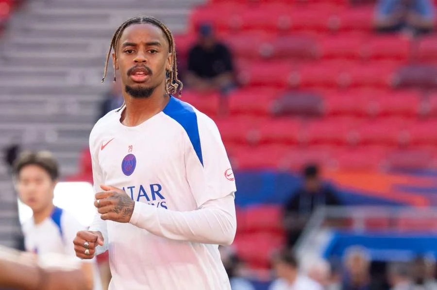 Bradley Barcola Aceita Acordo Com Liverpool E Sinaliza Adeus Ao Psg Em Negociação Complexa