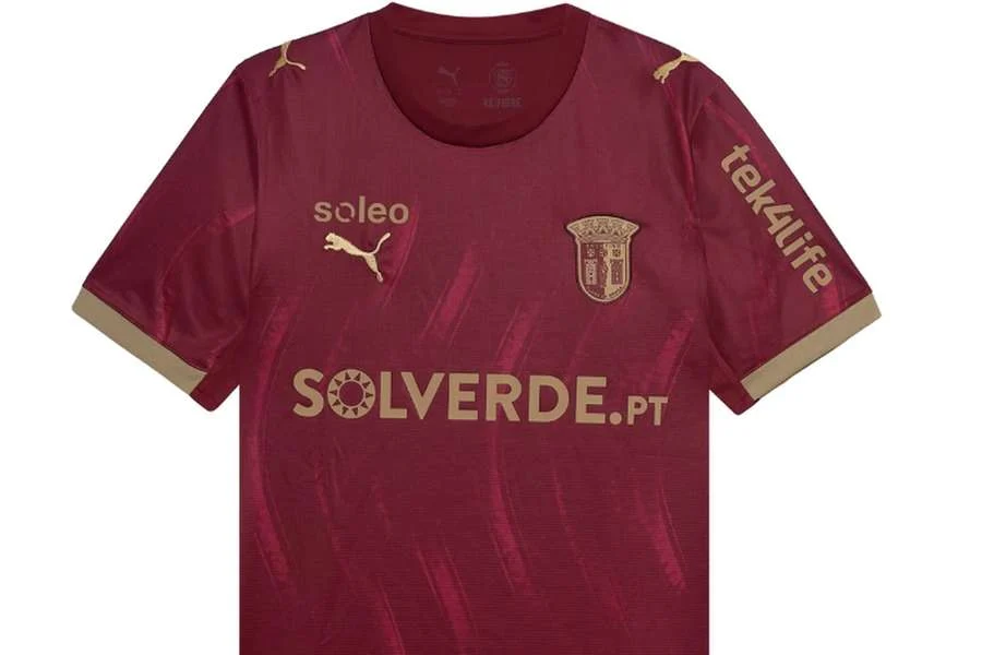 Sc Braga Lança Terceiro Equipamento Alternativo 2026/27 Com Bordô E Dourado; Peças Já Disponíveis Para Fãs Arsenalistas