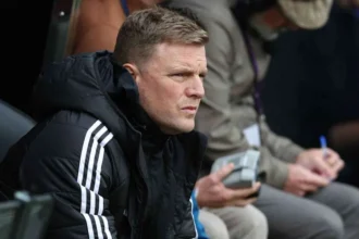 Eddie Howe Anuncia Saída Do Newcastle: Fim De Uma Era De Glória E Desafios Pessoais Após Conquista Histórica E Temporada Turbulenta