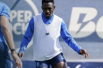 Fc Porto: Farioli Convoca Três Jovens Promessas Da Equipa B Para Suprir Sete Desfalques No Treino Principal