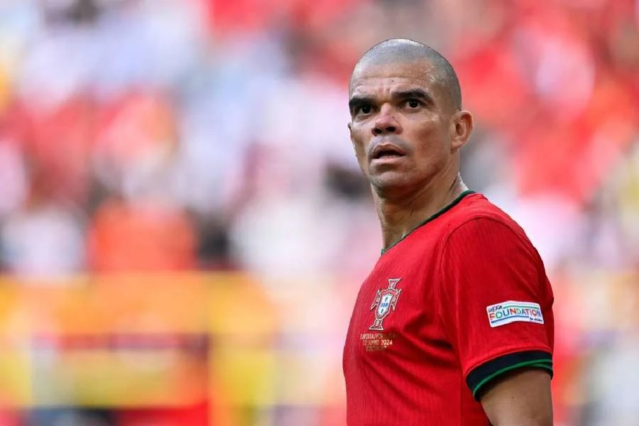 Ea Fc 27 Revela Ícones: Pepe, Lenda Do Futebol Português, Ganha Carta 89 E Brilha Ao Lado De Zidane E Gullit