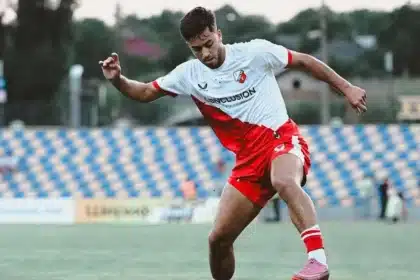 Benfica Próximo De Garantir Souffian El Karouani Em Acordo Com O Al Quadsiah: Entenda A Situação Do Lateral Marroquino
