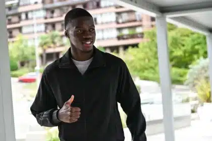 Real Sociedad Anuncia Mamadou Sarr: Zagueiro Do Chelsea é O Primeiro Reforço Por Empréstimo Para 2026/27