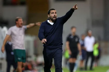 Moreirense: Botelho Da Costa Exalta Evolução E Aposta Em Jovens Após Vitória; Van Der Gaag Do Marítimo Lamenta Série De Derrotas E Prevê ‘caminhada Difícil’ Na Liga Portugal