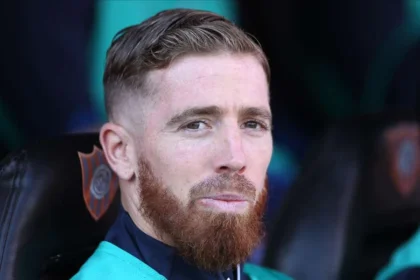 Iker Muniain Sem Papas Na Língua: Treinador Do Salamanca Explode Contra Árbitro E Desabafa ‘quem Não Viu, Que Abra Os Olhos’ Após Cartão Vermelho Polêmico