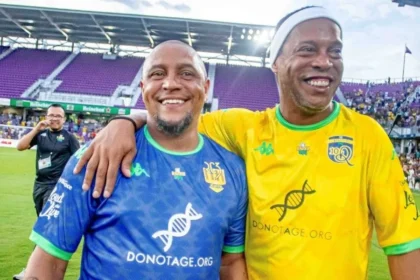 Roberto Carlos Choca Ao Revelar Perda De 99% Da Fortuna Dos Gramados: ‘deixaram Minha Conta Zerada’ E Faz Alerta A Jovens Atletas